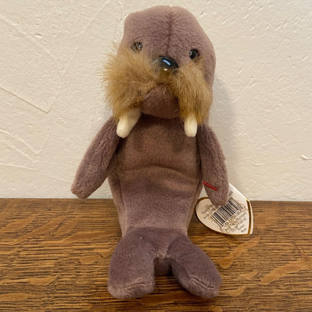 RARE TY JOLLY WALRUS COLLECTIBLE TOY 1996 PVC BEANIE BABY